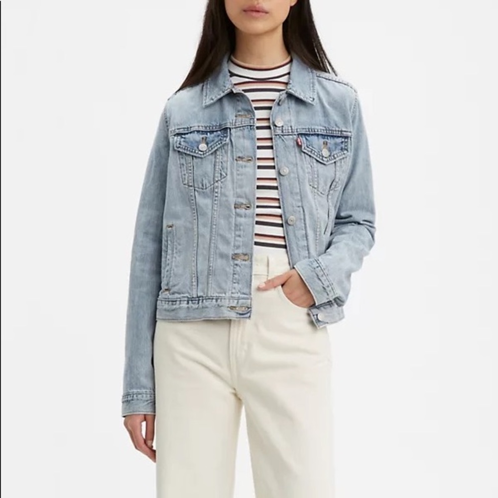 Woman’s Levi’s original trucker jacket